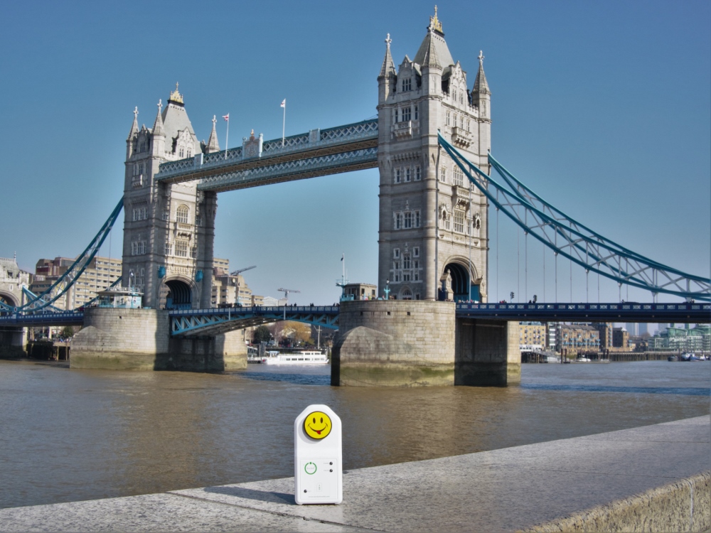 iSocket in front of Tower Bridge