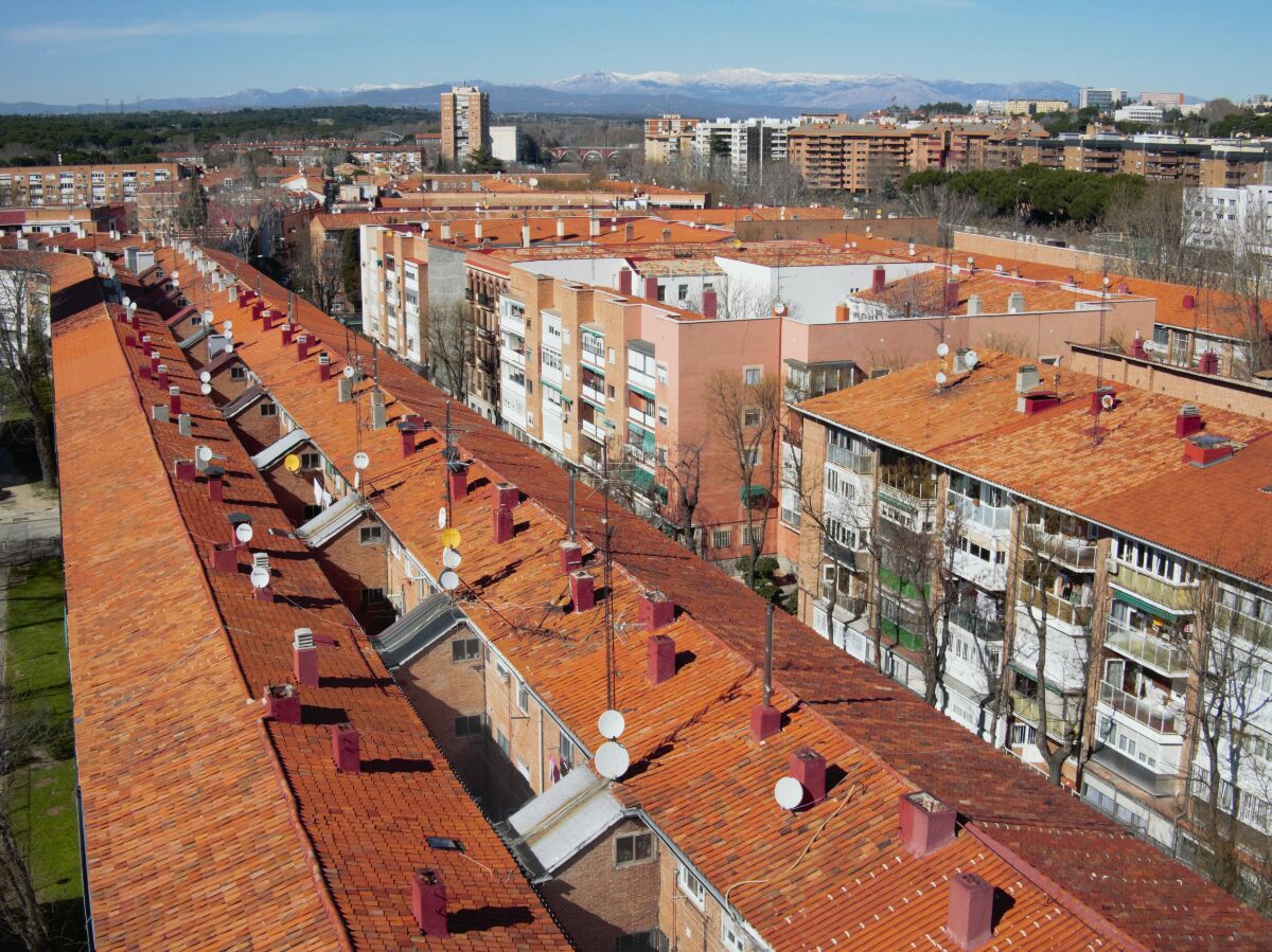 iSocket flew over rooftops Madrid